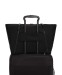 Bolsa de Ombro Q Tote Preta/Dourada | Voyageur | Tumi