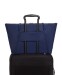 Bolsa de Ombro Q Tote Índigo/Dourado | Voyageur | Tumi