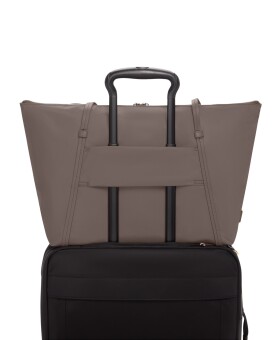 Bolsa de Ombro Q Tote Mink | Voyageur | Tumi