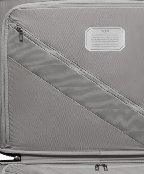 Mala para Viagens Curtas 66cm Preto Grafite | 19 Degree Lite | Tumi