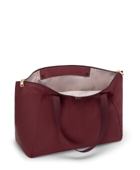 Bolsa de Ombro Média Just in Case® Vinho | Voyageur | TUMI