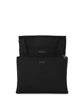 Bolsa de Ombro Média Just in Case® Preta | Voyageur | TUMI